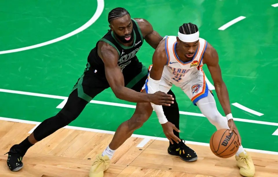 爱游戏娱乐-包含转会期NBA季后赛焦点战,波士顿凯尔特人绝杀压哨,气氛紧张,纪律约束更严格的词条